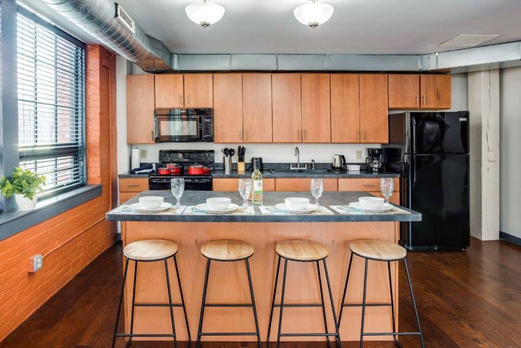 Willa Centric Modern Loft W/ King Beds & Smart Gametable Rochester Zewnętrze zdjęcie