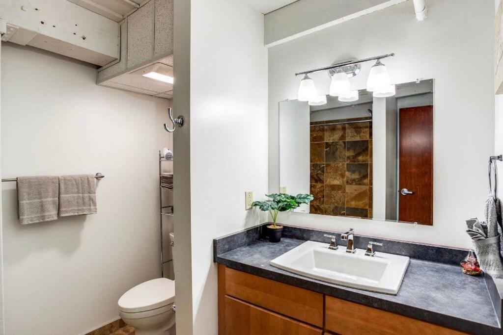 Willa Centric Modern Loft W/ King Beds & Smart Gametable Rochester Zewnętrze zdjęcie